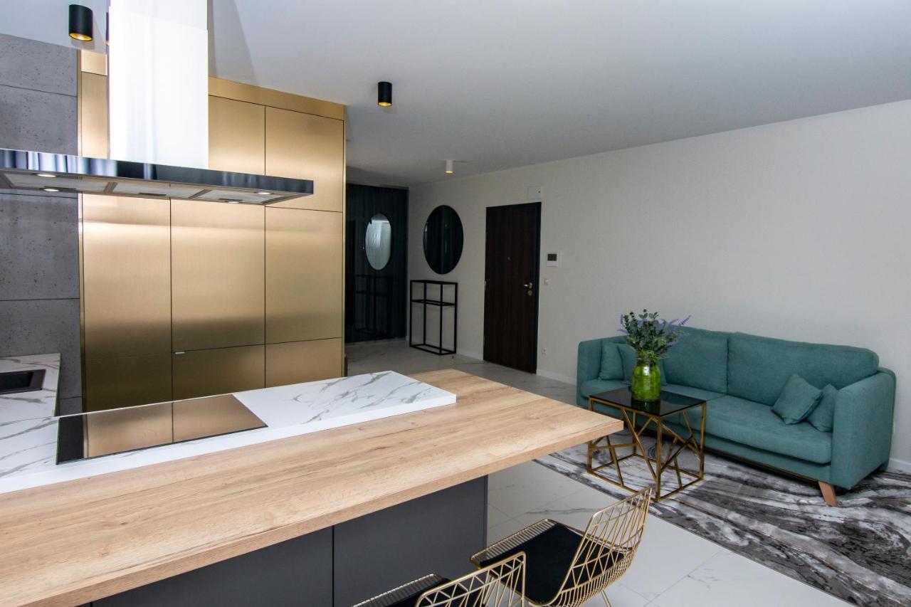 El Apartments - Aries Poznań Exteriör bild